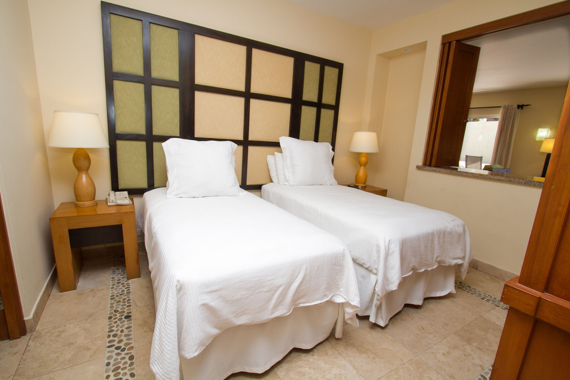 Hotel At Cabo And Cabo San Lucas