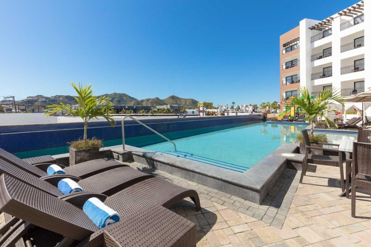 Medano And Hotel Cabo San Lucas