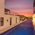 Pedregal Towers