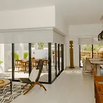 Casa Gallo, Heated Pool, Exclusive Beach & Great Location