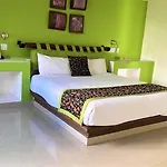 Seven Crown Express & Suites By Kavia