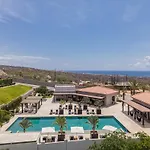 Cabo Ph Stunning Rooftop With Jacuzzi