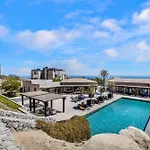 Cabo Ph Stunning Rooftop With Jacuzzi