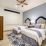 Luxurious Secluded 3 Bedroom Mavila Condo Retreat