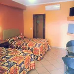 Hotel Plaza Los Arcos