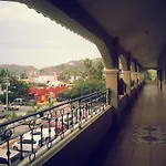 Hotel Plaza Los Arcos