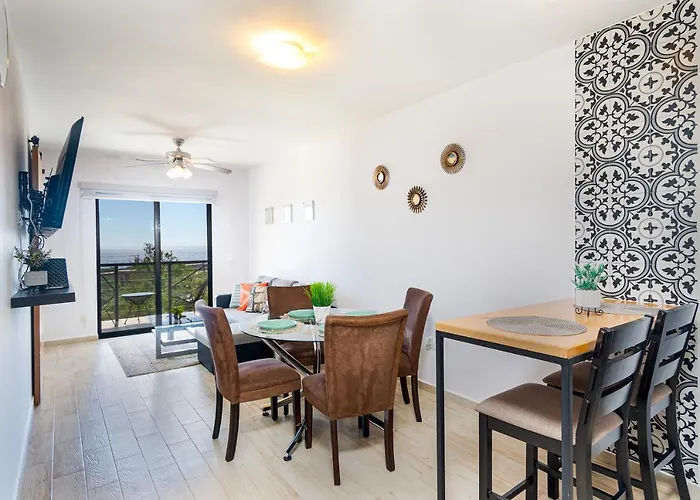 Stunning 2 Bedroom, 2 Bathroom Condo Just A 5 Minute Drive To The Beach