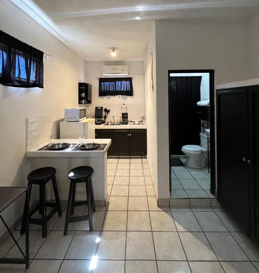 Cozy Black And White Studio *