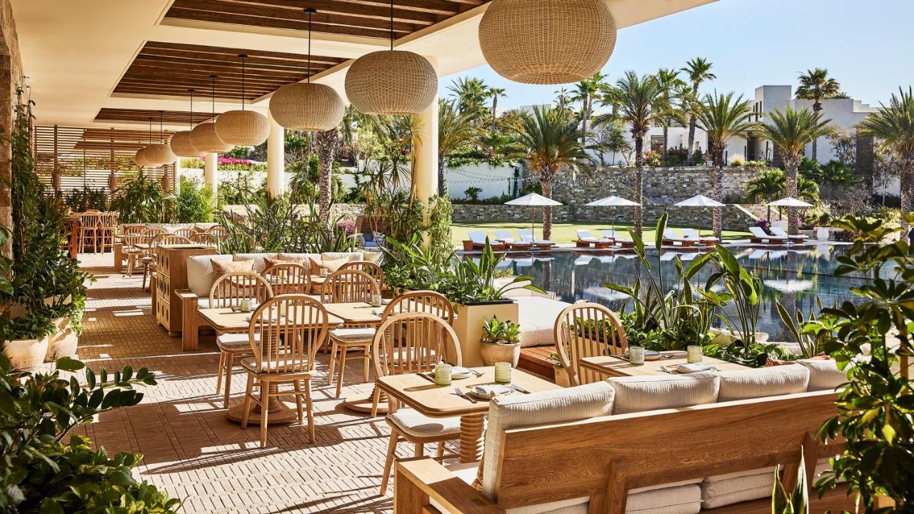 Hotel Chileno Bay & Residences, Collection