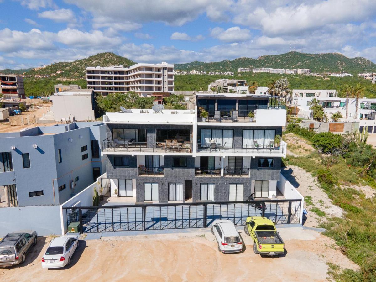 Stunning 2 Bedroom, 2 Bathroom Just A 5 Minute Drive To The *