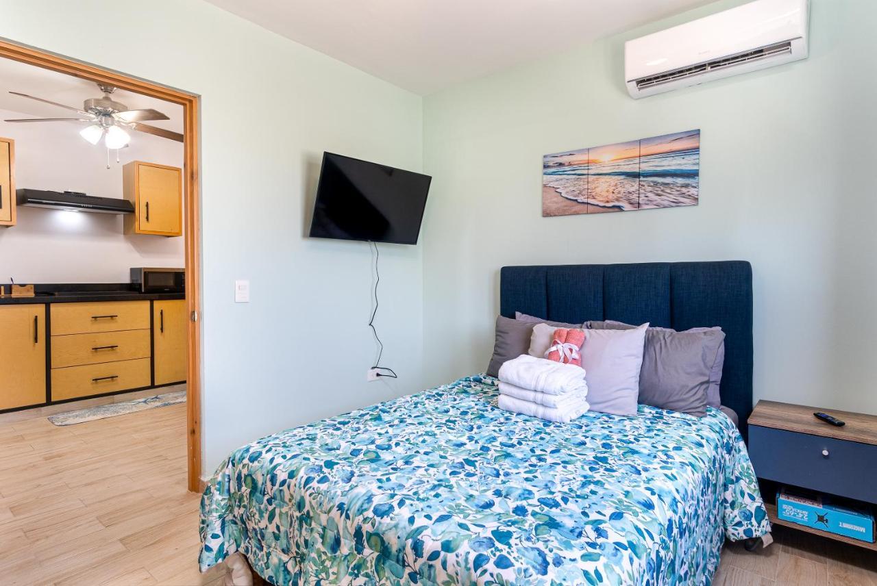 Stunning 2 Bedroom, 2 Bathroom Just A 5 Minute Drive To The