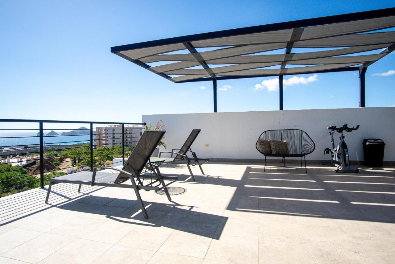 Stunning 2 Bedroom, 2 Bathroom Just A 5 Minute Drive To The