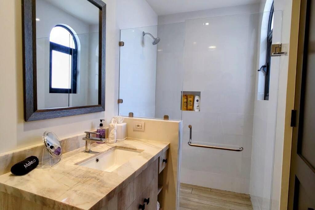 Amazing 2br Pool/jacuzzi/beach/ Resort/10min Cabo