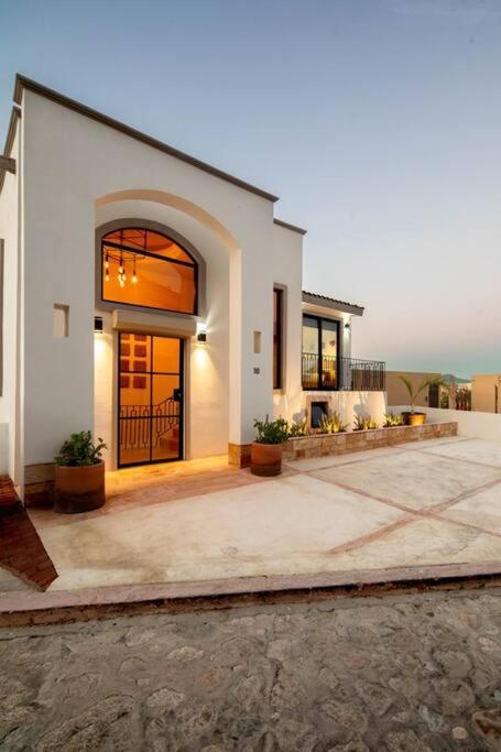 Casa Gallo, Heated Pool, Exclusive & Great Location Cabo San Lucas