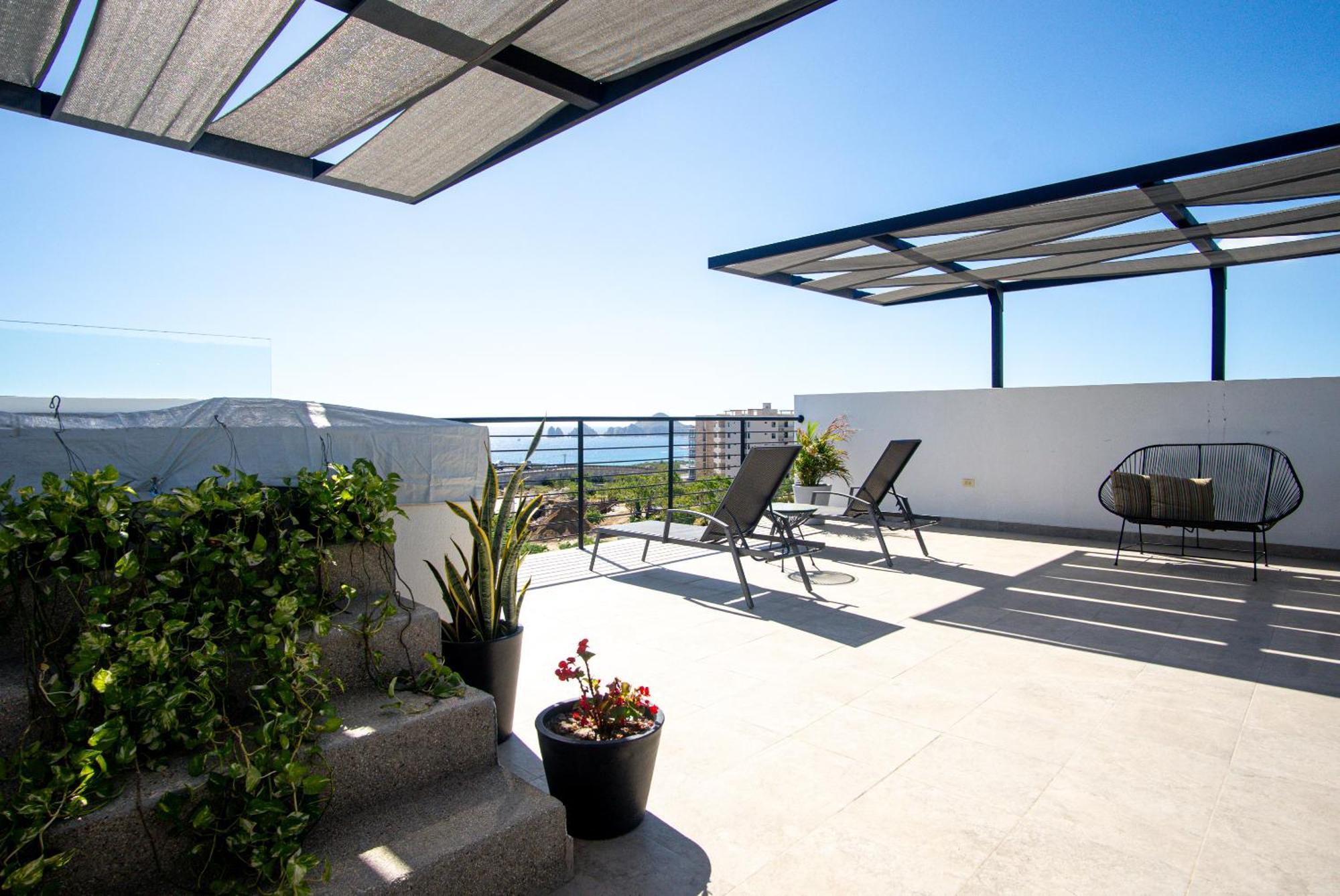 Apartment Stunning 2 Bedroom, 2 Bathroom Just A 5 Minute Drive To The Cabo San Lucas