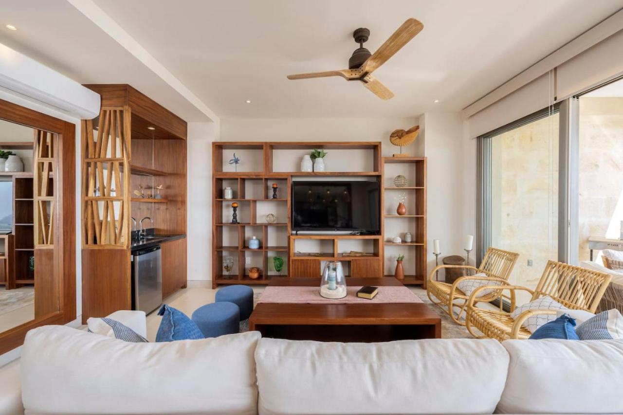 Spectacular New 2br With Bbq And Ocean Views *
