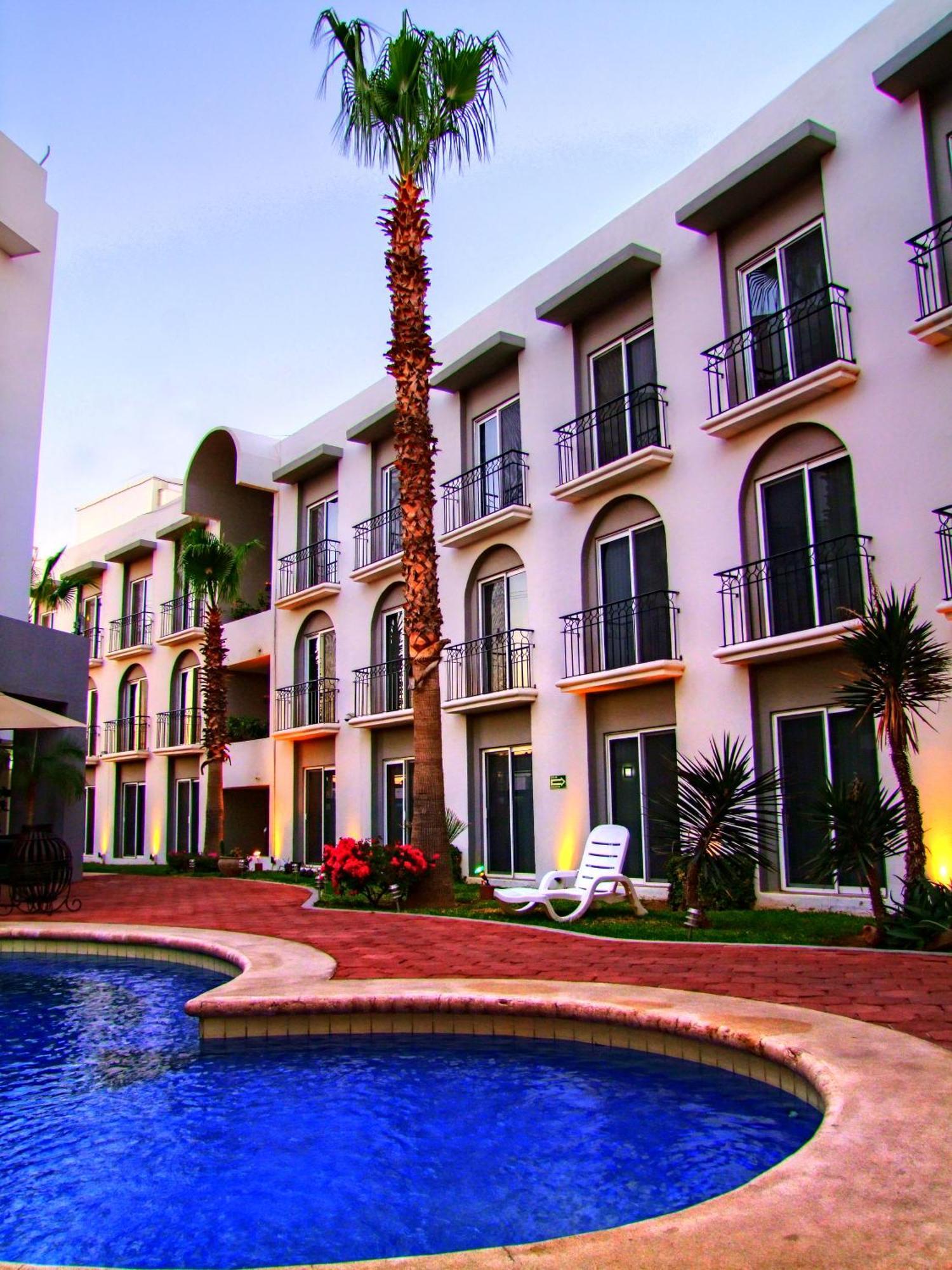 Hotel Seven Crown Express & By Kavia 3*