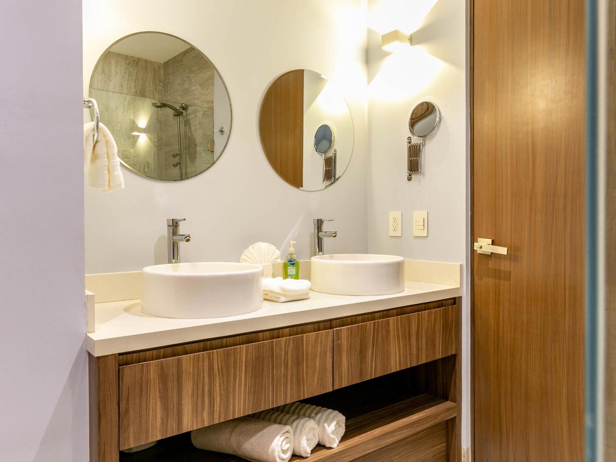 Dream At Cardinal Living *