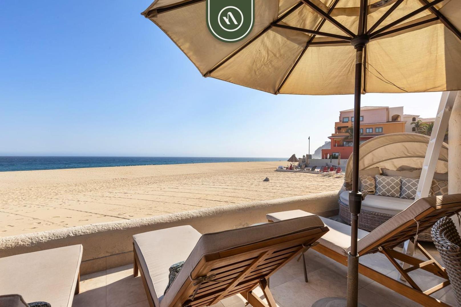 Apartment Oceanfront 3 Bedroom Right In Front Of The *