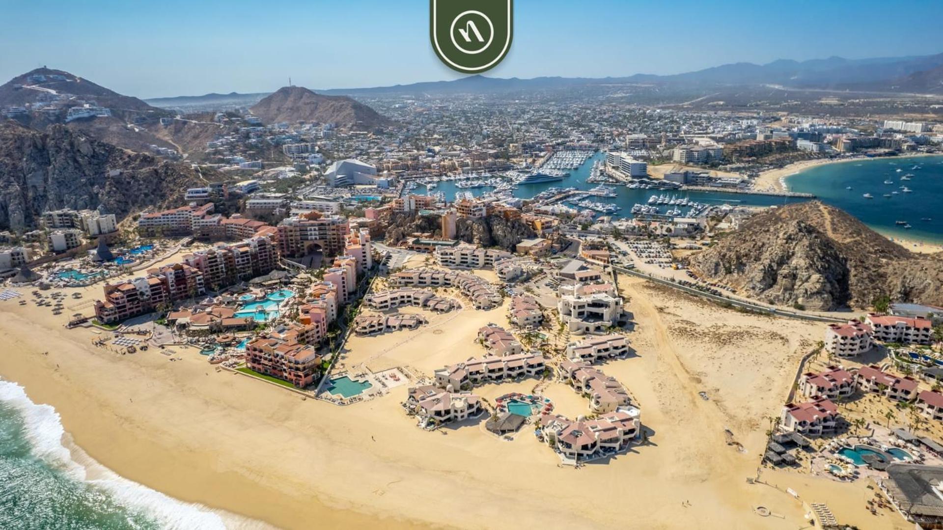 Oceanfront 3 Bedroom Right In Front Of The Apartment *