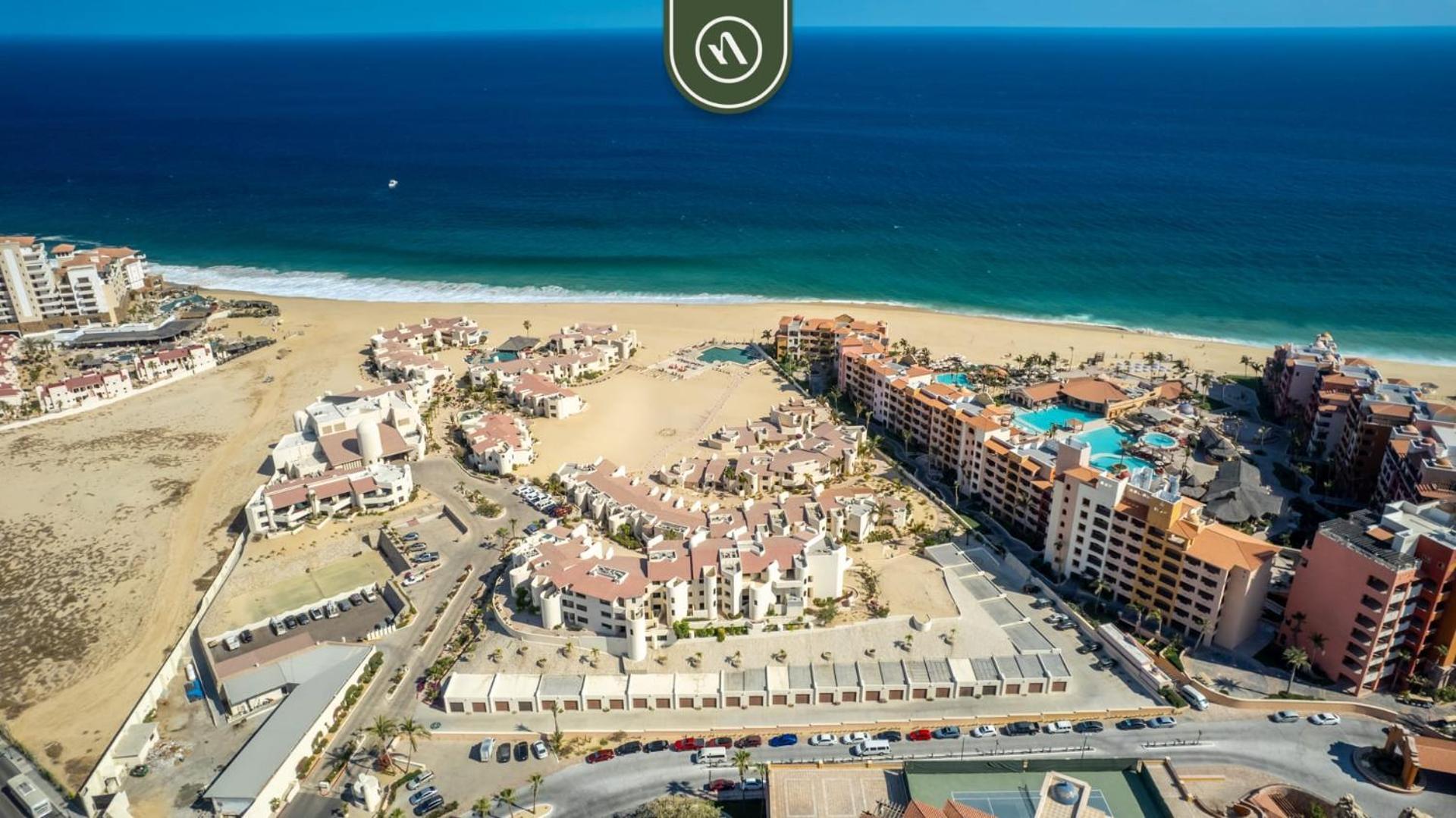 Oceanfront 3 Bedroom Right In Front Of The Cabo San Lucas