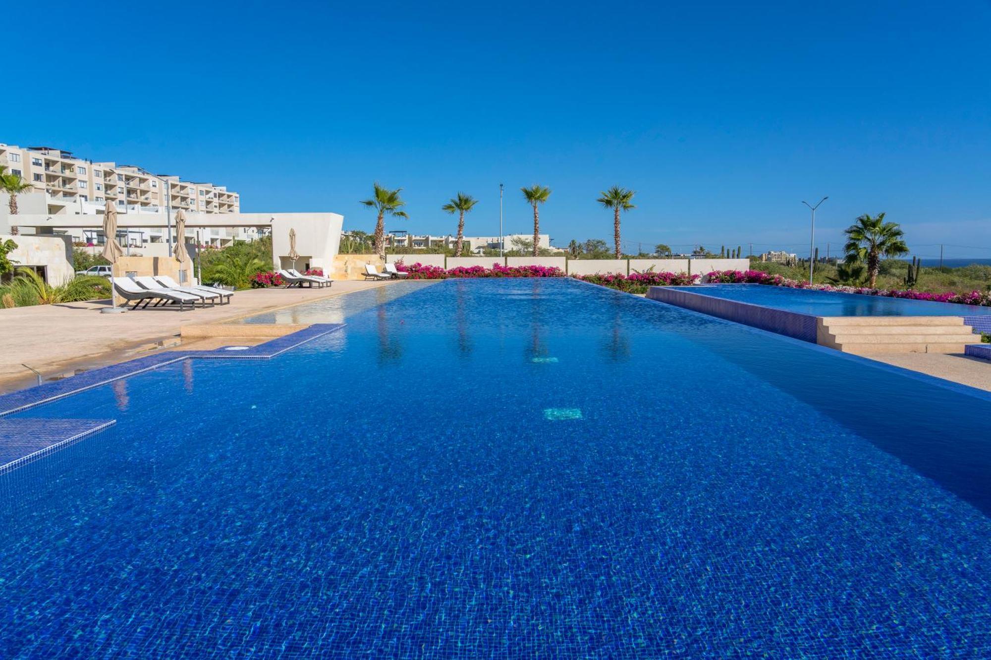 Apartment Luxury With Ocean View, Balcony, And Pool *