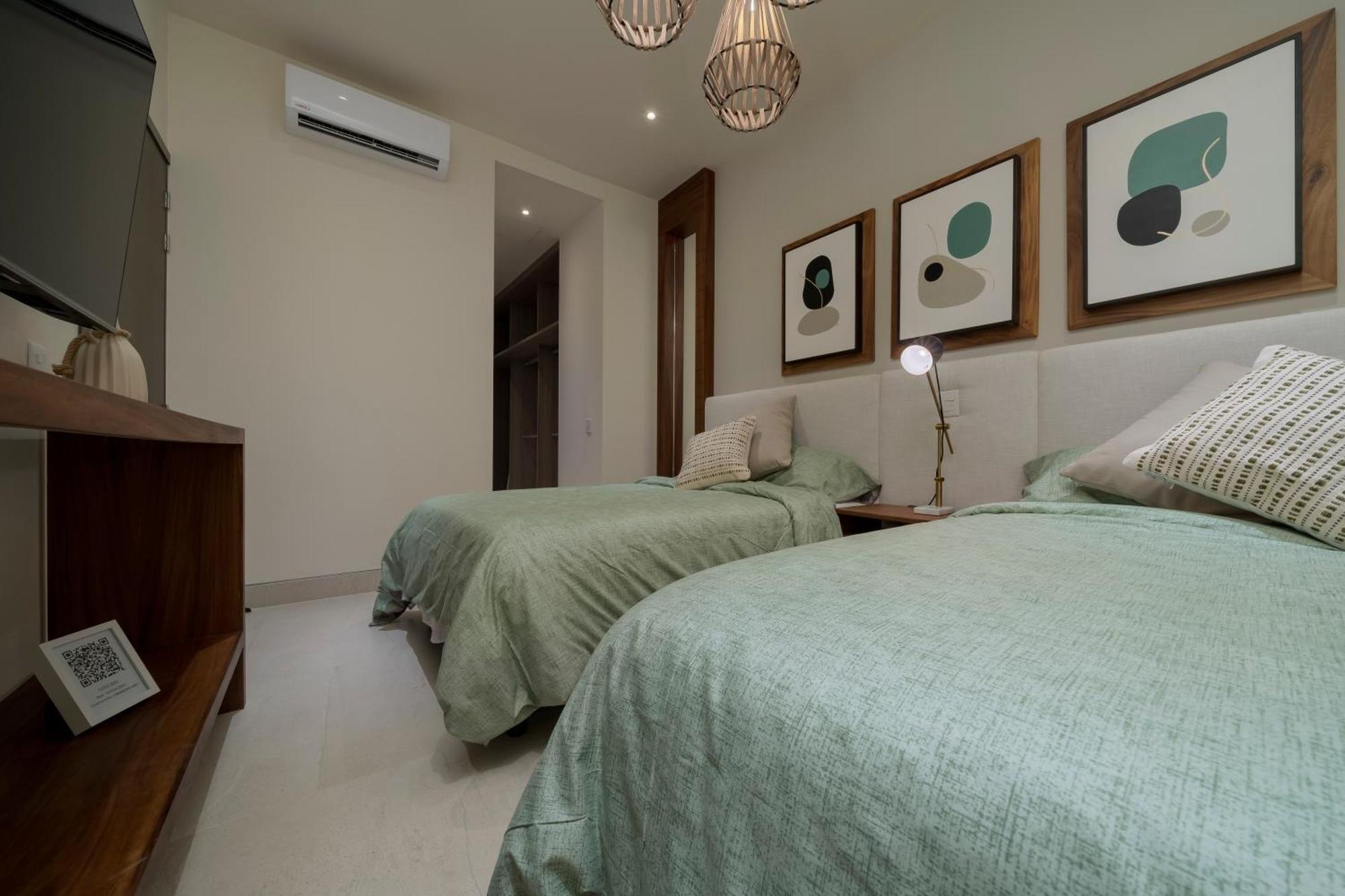 Apartment Luxury With Ocean View, Balcony, And Pool