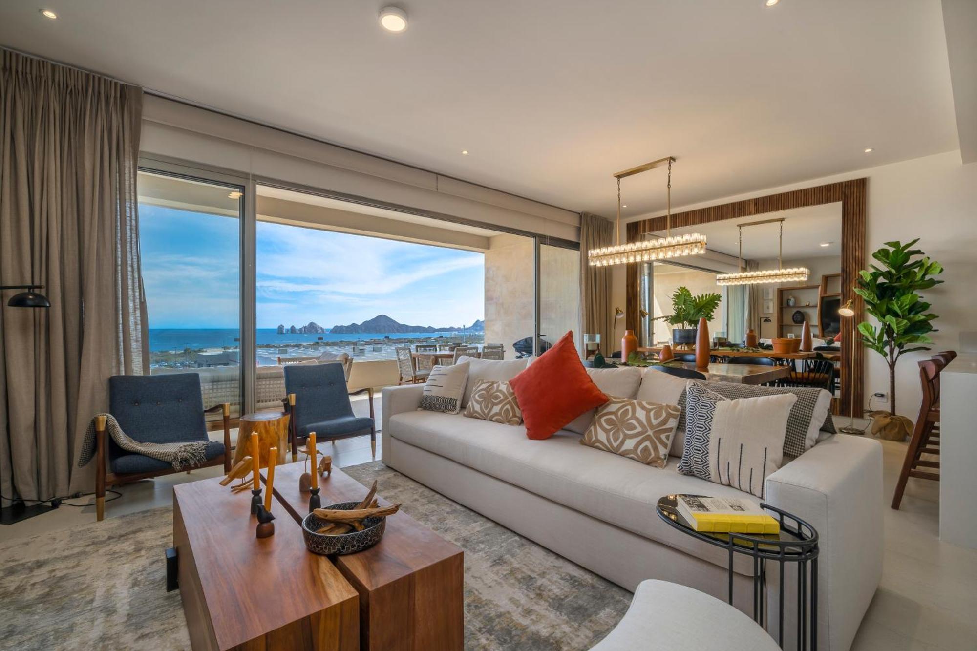 Luxury With Ocean View, Balcony, And Pool Apartment *