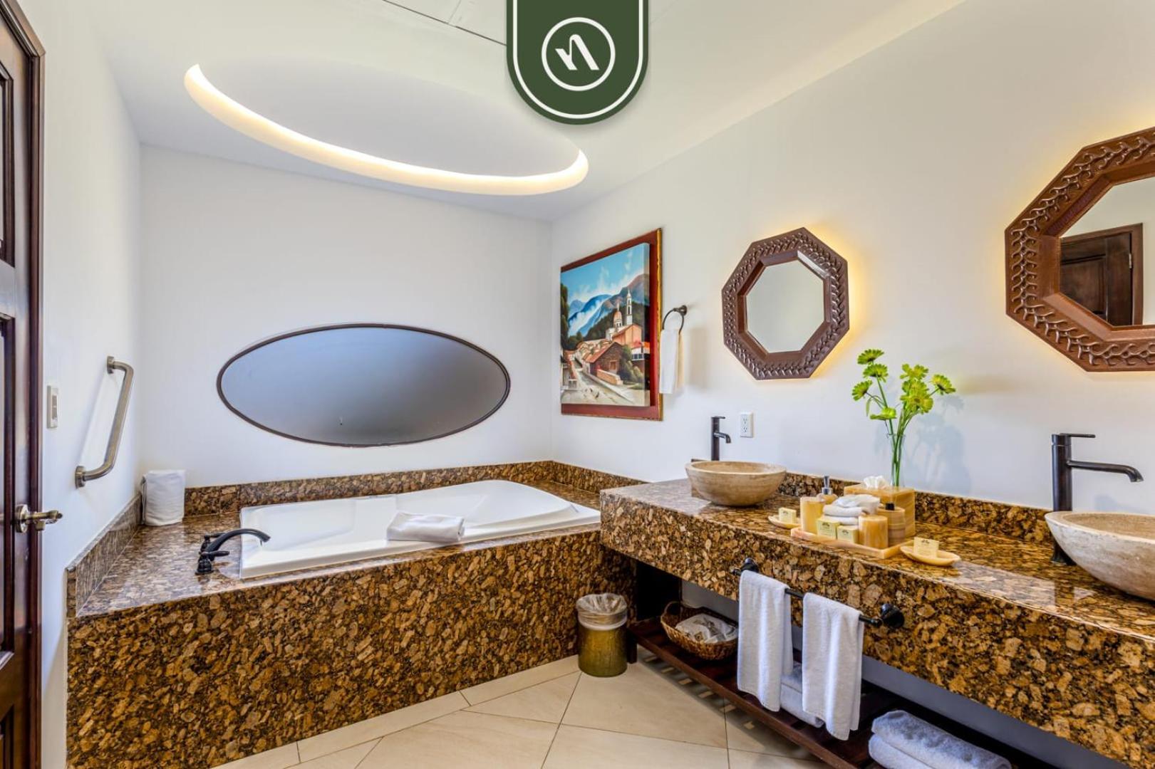 Apartment Great House With Private Balcony - Ocean View *