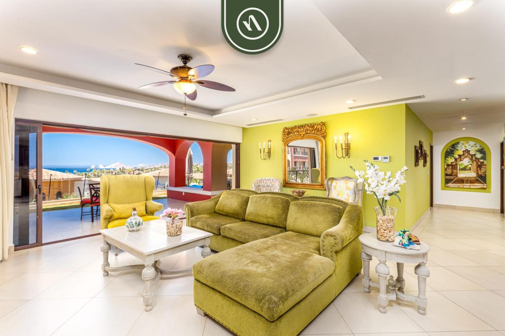 Great House With Private Balcony - Ocean View Apartment *