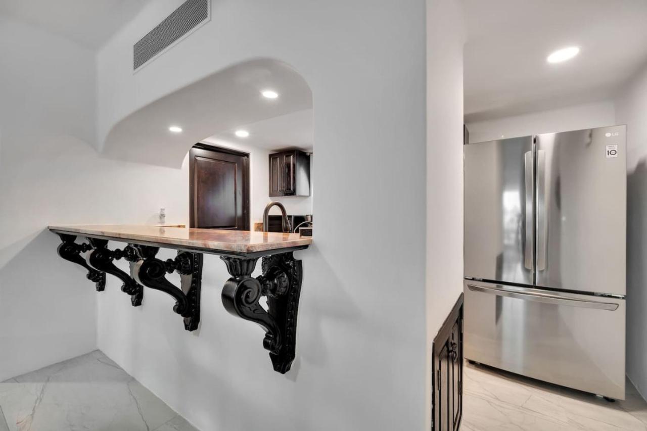 Completely Remodeled 2bd-2ba Plaza Bonita * Cabo San Lucas