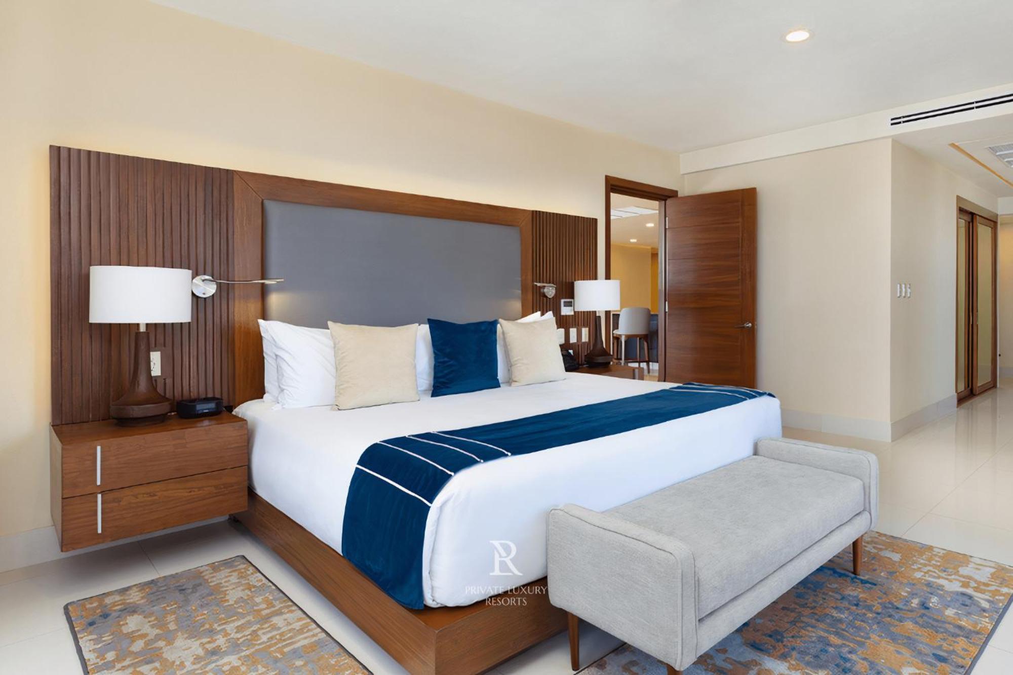 Three Bd Penthouse Ocean Front-villa La Valencia Resort *