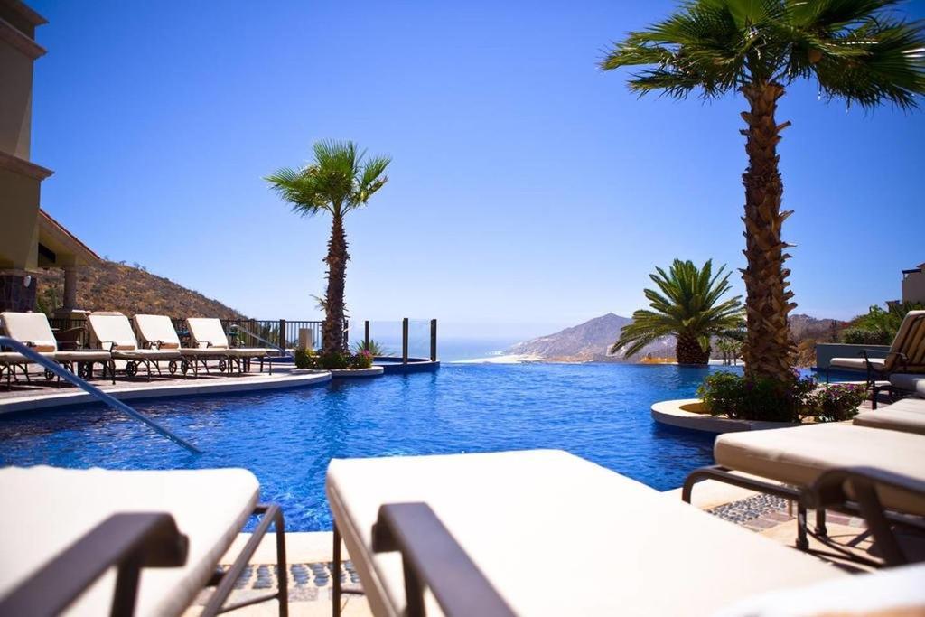 Villa 3 Bedroom Ocean View In *