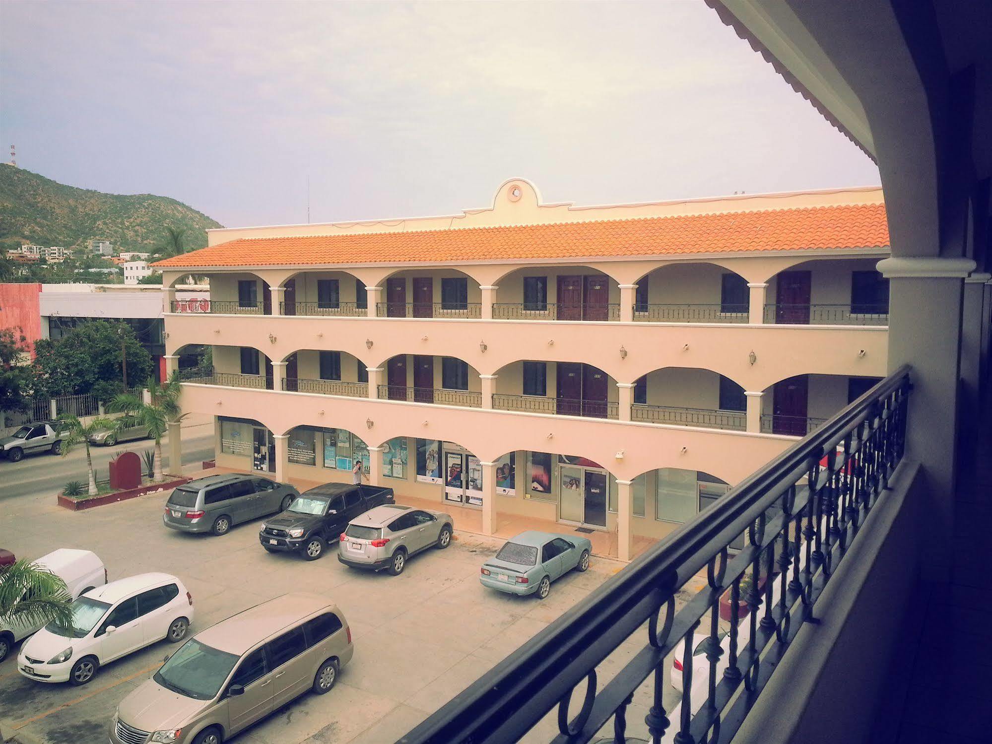 Plaza Arcos Cabo San Lucas