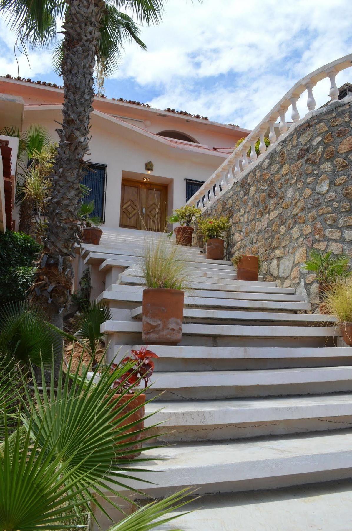 Casa Rosa 3*