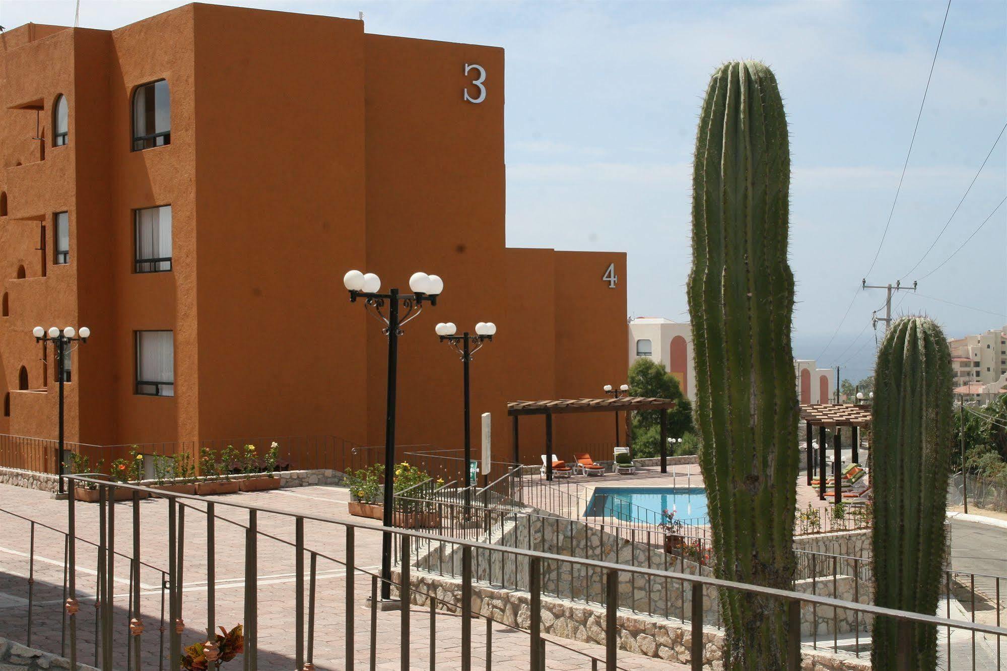 Sunrock & Hotel Cabo San Lucas