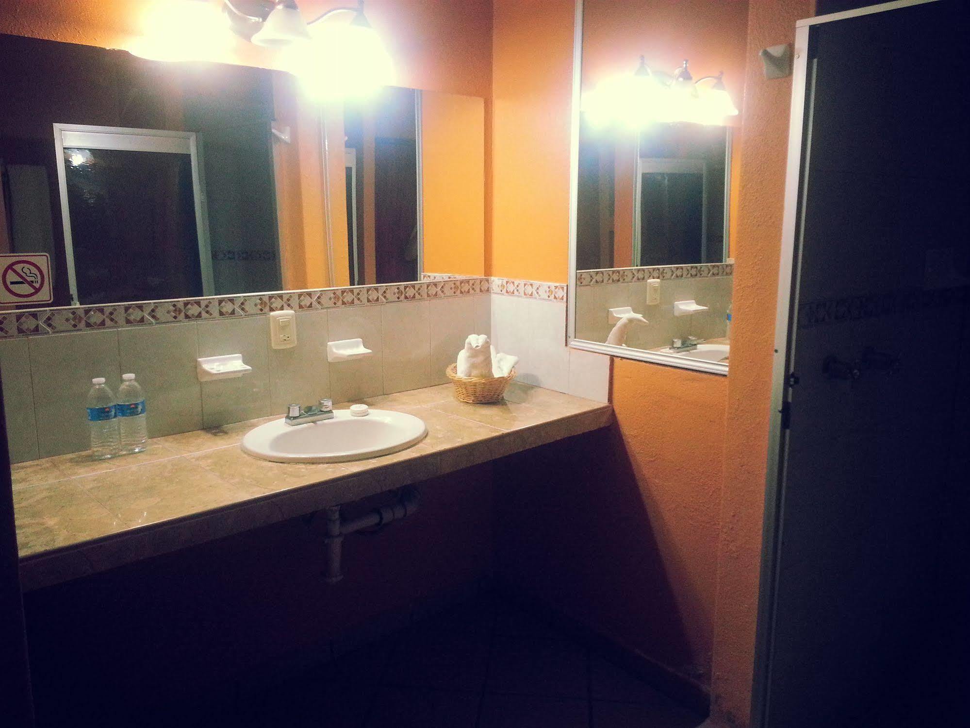 Plaza Arcos Hotel 2*
