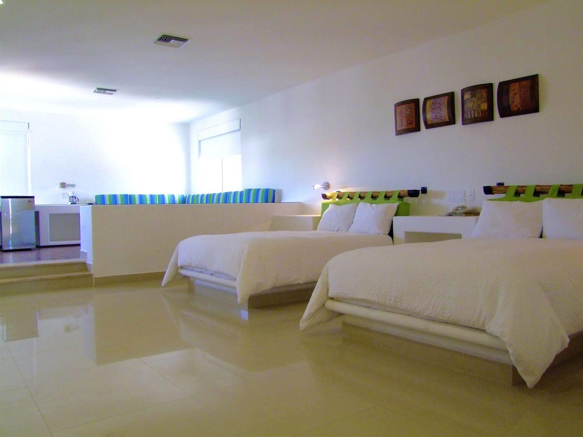 Seven Crown Express & By Kavia 3* Cabo San Lucas