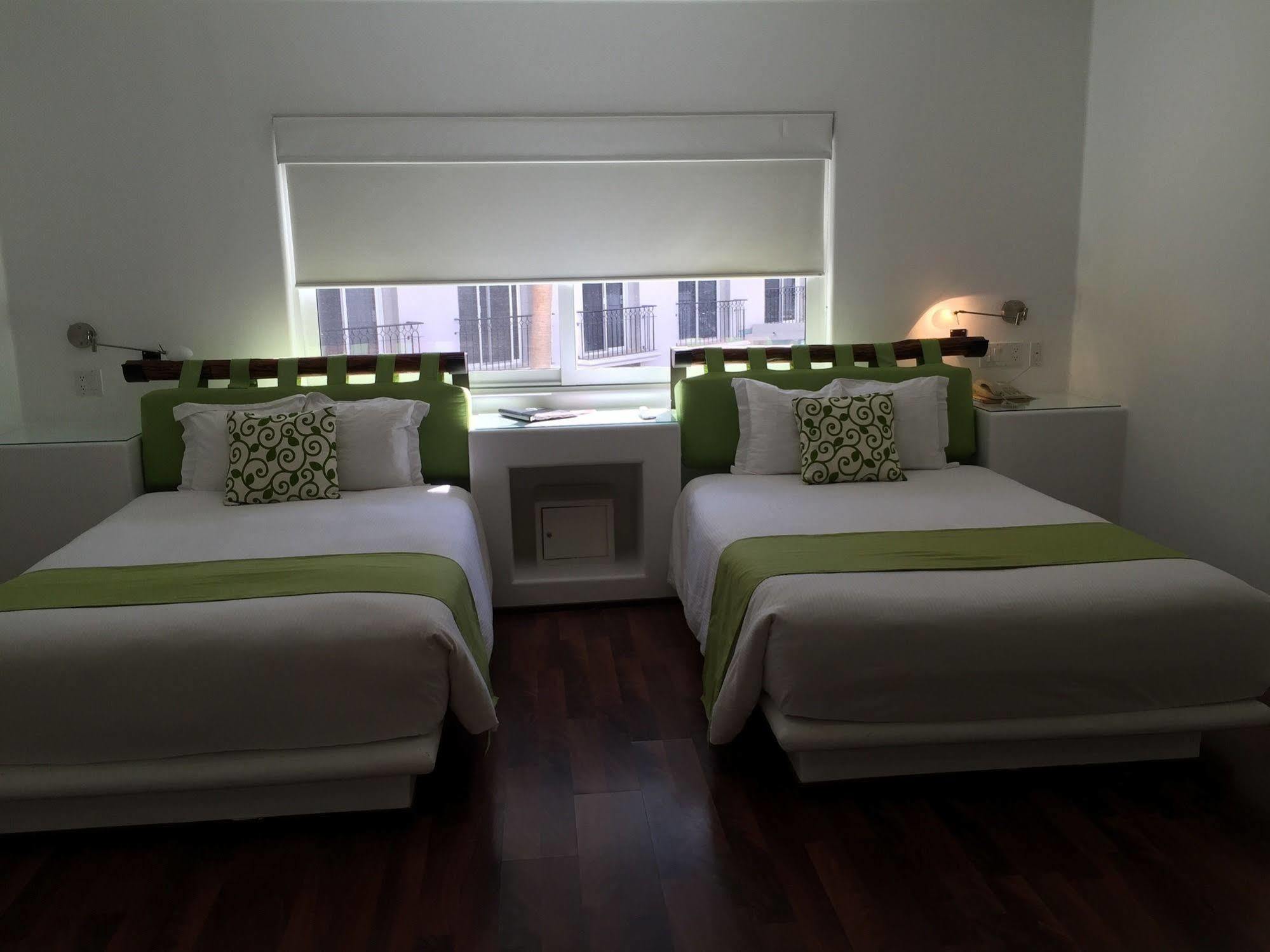 Seven Crown Express & By Kavia 3* Cabo San Lucas