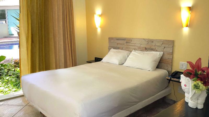 Seven Crown Express & By Kavia 3* Cabo San Lucas
