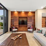 Contemporary Villa With 2 Pools, Walking Distance To Beach And Butler Included
