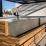 Luxury Rooftop Amazing Pool