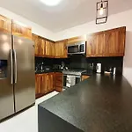 Beautiful Ocean View Condo, 3Br 3.5 Bt