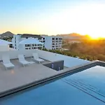 Great Location 2Bd 2Bth Walking Distance To Medano