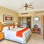 Cabo San Lucas Villa With Resort Amenities!