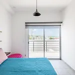 Primer Piso Condo , 3 Recamaras+2.5 Banos +Alberca