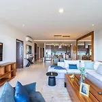 Spacious New 3Br Condo With Amazing Ocean Views