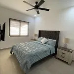 Oceanview Condo / Rooftop Pool