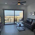 Oceanview Condo / Rooftop Pool