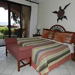 Condominios La Tortuga - Ocean Front
